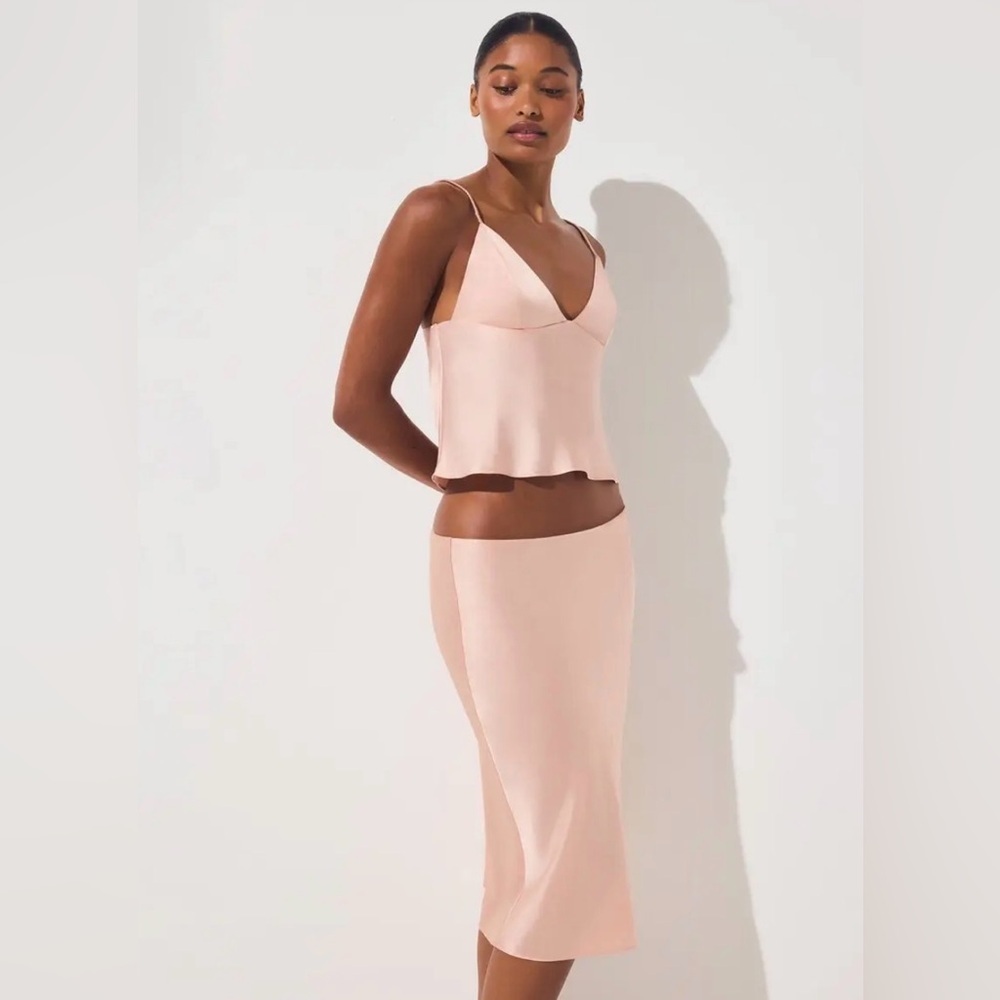 SKIMS Silk Midi Skirt - Color Villa